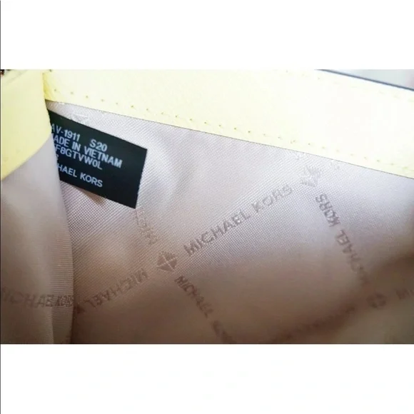 Michael Kors double zip wallet phone case wristlet - Picture 7 of 7